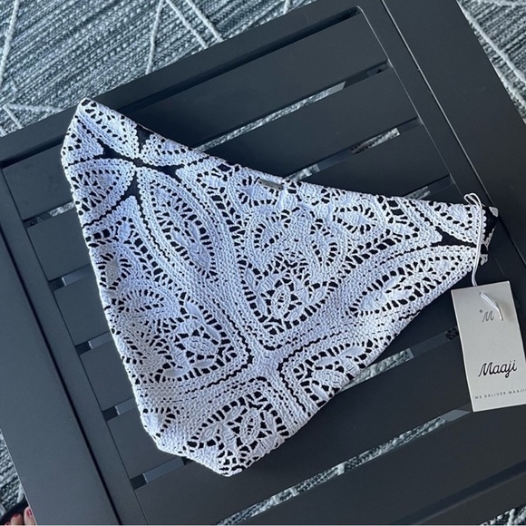 (BOTTOMS) Maaji Snazzy Lace Reversible Bikini Bottoms. - Picture 2 of 6